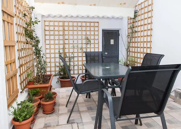 Beautiful New Apartment In Petralona