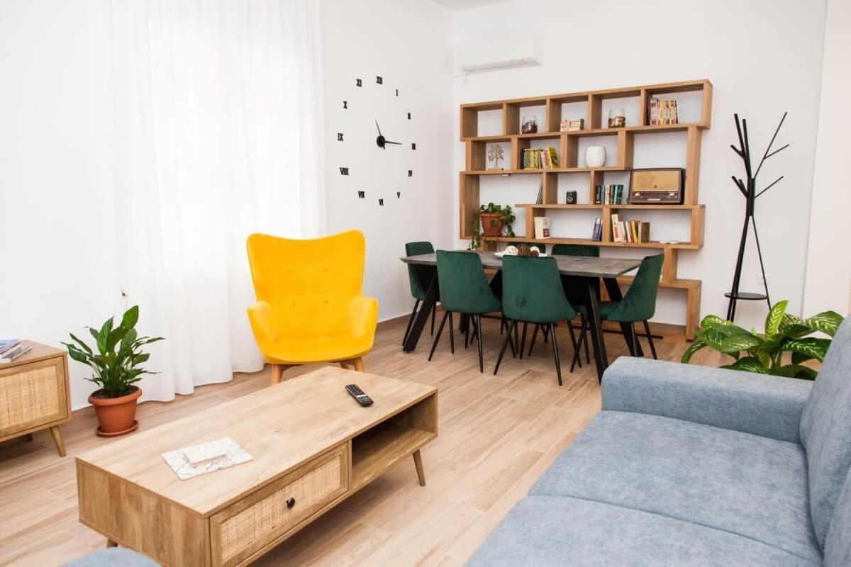 Beautiful New In Petralona Apartment Athen
